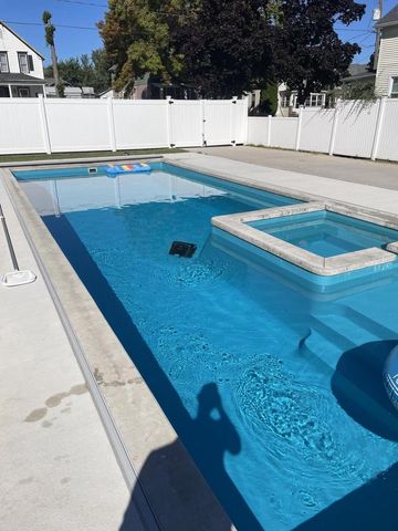 711 N 10th STREET, Manitowoc, WI 54220