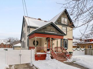 711 N 10th STREET, Manitowoc, WI 54220