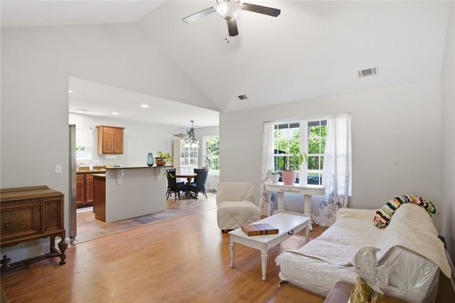 1212 West Oak Highway, Westminster, SC 29693