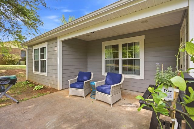 1212 West Oak Highway, Westminster, SC 29693