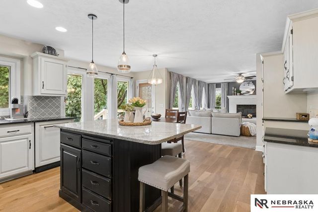 2107 Liberty Lane, Papillion, NE 68133