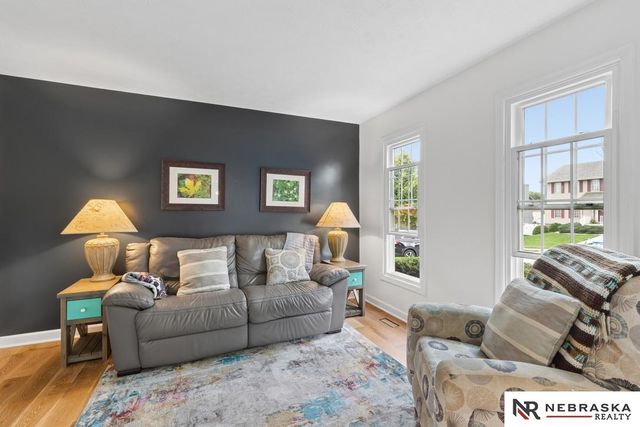 2107 Liberty Lane, Papillion, NE 68133