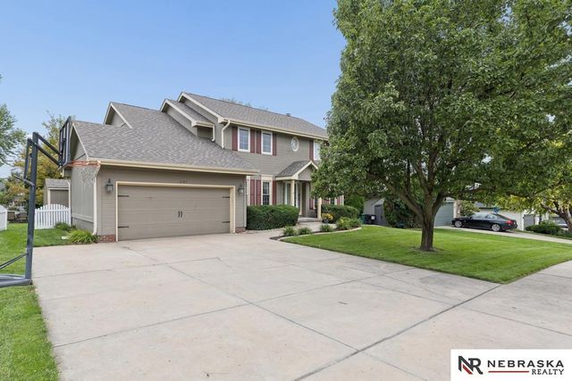 2107 Liberty Lane, Papillion, NE 68133