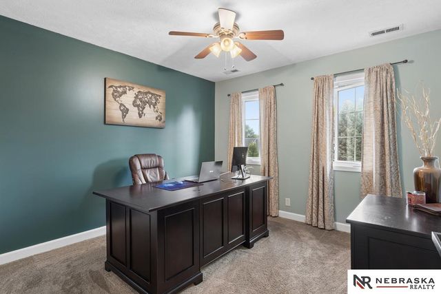 2107 Liberty Lane, Papillion, NE 68133
