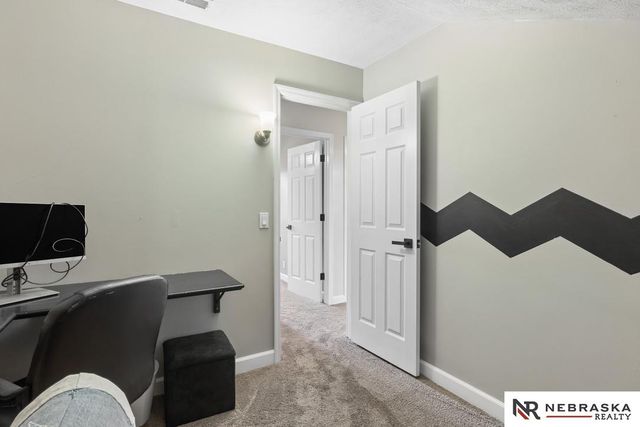 2107 Liberty Lane, Papillion, NE 68133