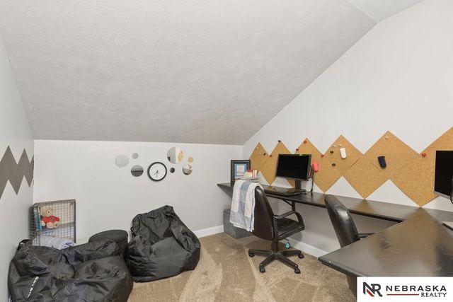 2107 Liberty Lane, Papillion, NE 68133