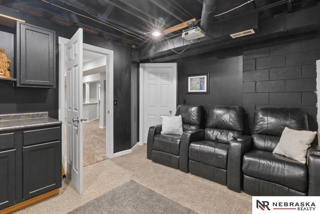 2107 Liberty Lane, Papillion, NE 68133