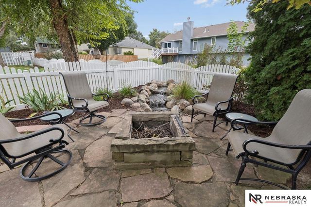 2107 Liberty Lane, Papillion, NE 68133