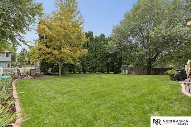2107 Liberty Lane, Papillion, NE 68133
