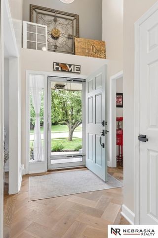 2107 Liberty Lane, Papillion, NE 68133