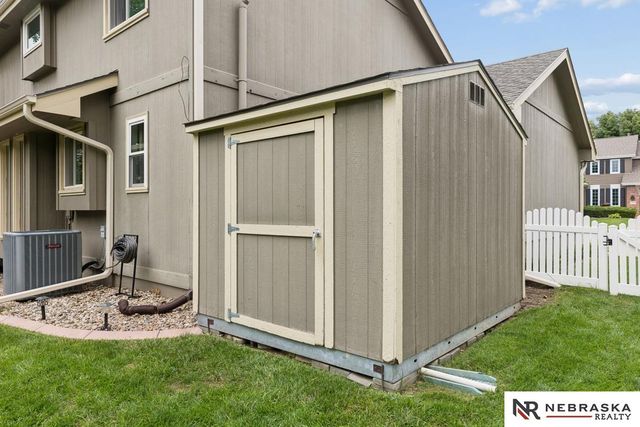 2107 Liberty Lane, Papillion, NE 68133