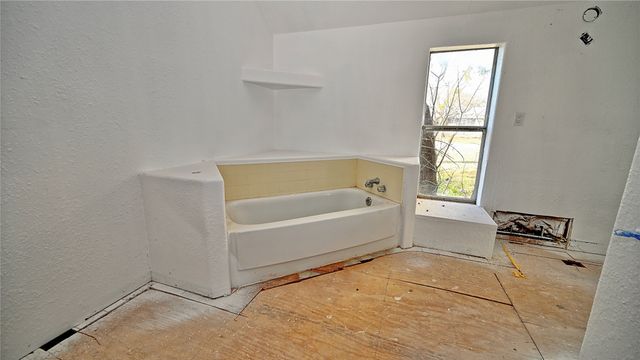 404 S Hall Street, Montague, TX 76251