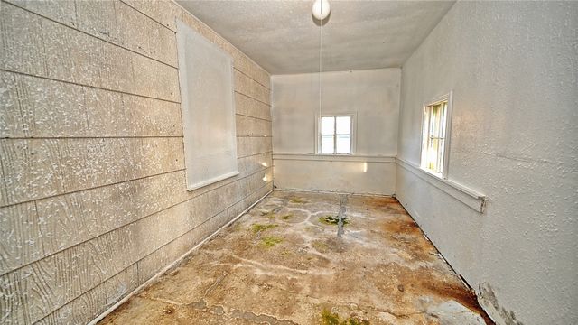 404 S Hall Street, Montague, TX 76251