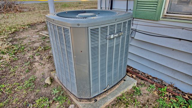 404 S Hall Street, Montague, TX 76251