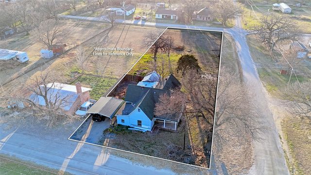 404 S Hall Street, Montague, TX 76251