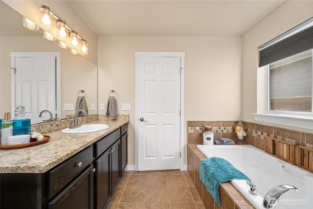 5383 Coastal Loop, Blaine, WA 98230