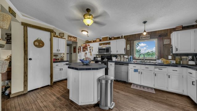 303 Private Road 3365, Boyd, TX 76023