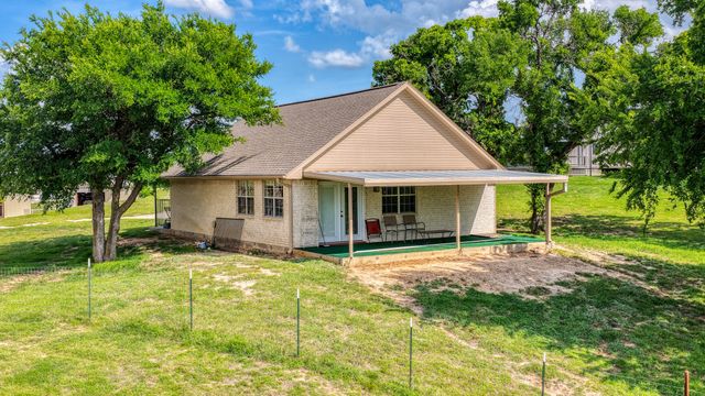 303 Private Road 3365, Boyd, TX 76023