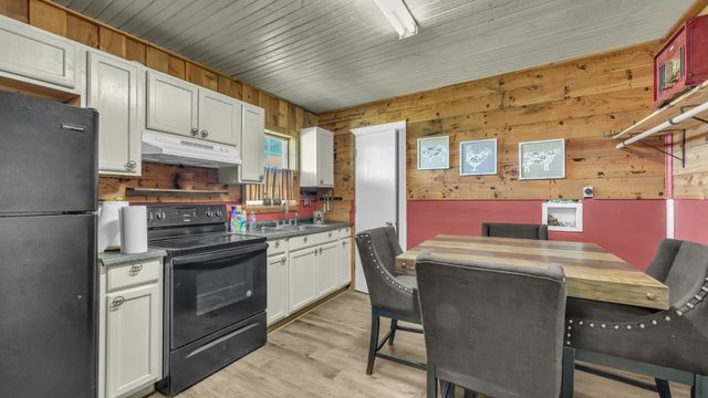 303 Private Road 3365, Boyd, TX 76023