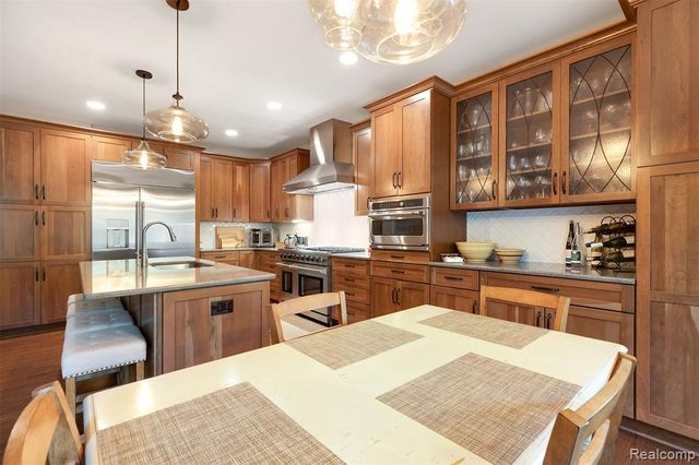 24270 Grand Traverse Avenue, Brownstown, MI 48134