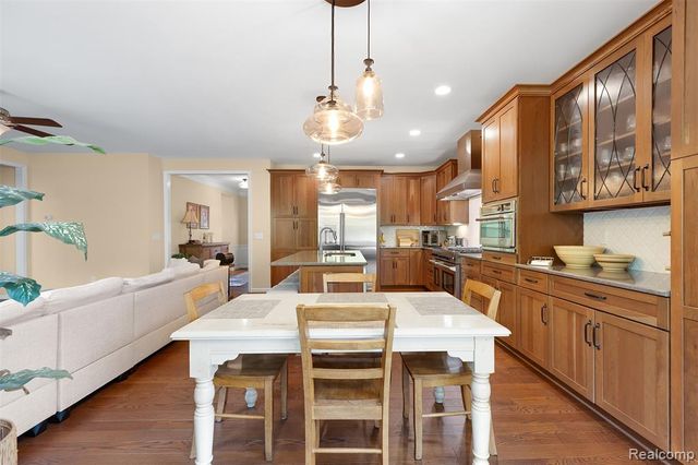 24270 Grand Traverse Avenue, Brownstown, MI 48134
