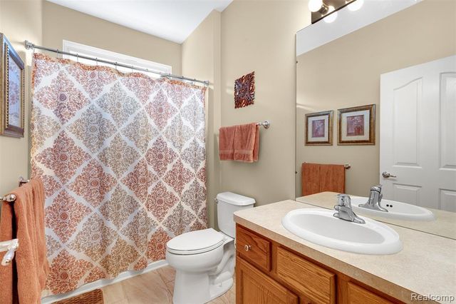 24270 Grand Traverse Avenue, Brownstown, MI 48134