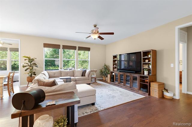 24270 Grand Traverse Avenue, Brownstown, MI 48134