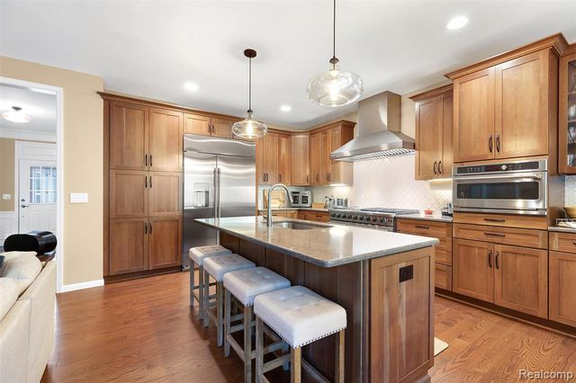 24270 Grand Traverse Avenue, Brownstown, MI 48134