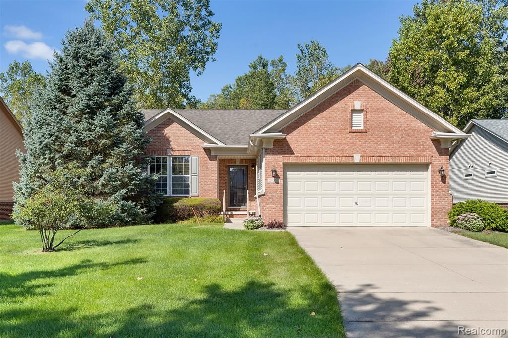 24270 Grand Traverse Avenue, Brownstown, MI 48134