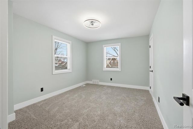 4404 Somerset Avenue, Detroit, MI 48224