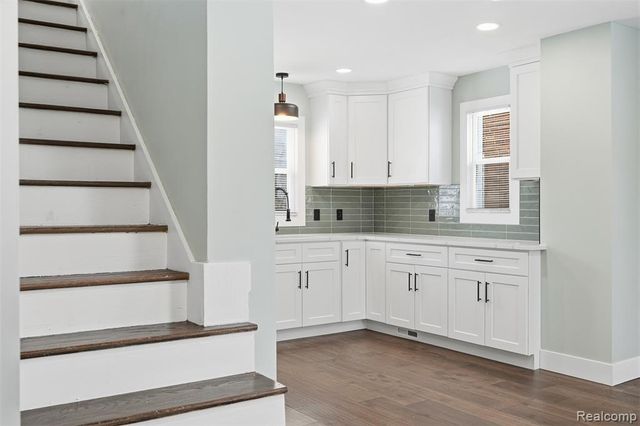 4404 Somerset Avenue, Detroit, MI 48224