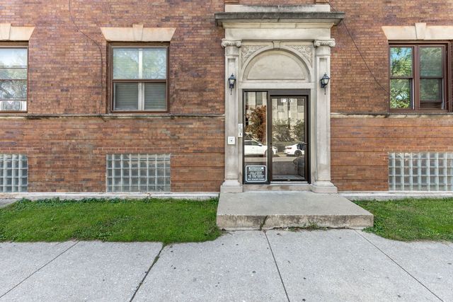 953 E 61st Street 1E, Chicago, IL 60637