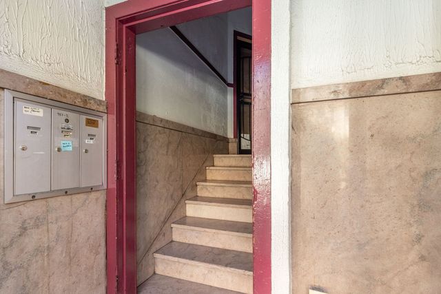 953 E 61st Street 1E, Chicago, IL 60637