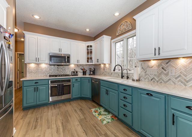 3305 11th Street, Moline, IL 51265