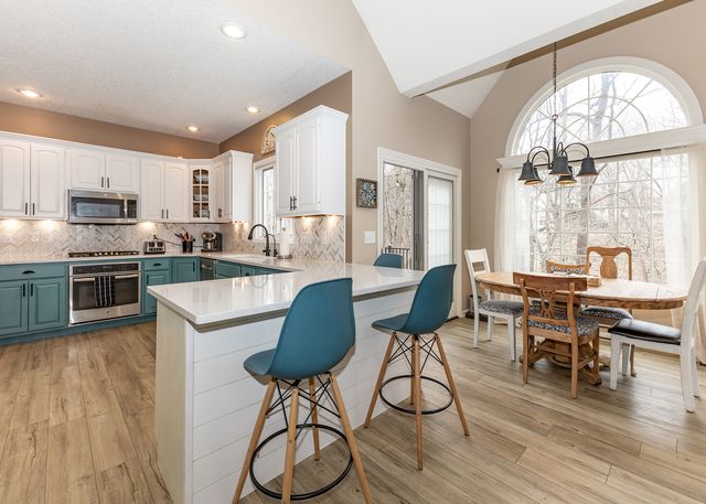 3305 11th Street, Moline, IL 51265