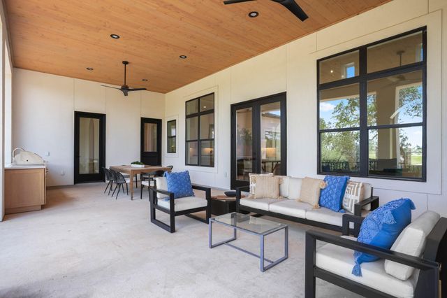 129 Bryce LN, Dripping Springs, TX 78620