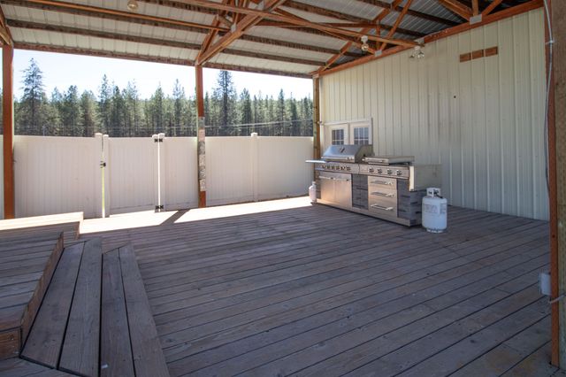 14420 W Charles Rd, Nine Mile Falls, WA 99026