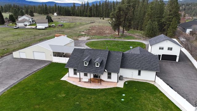 14420 W Charles Rd, Nine Mile Falls, WA 99026