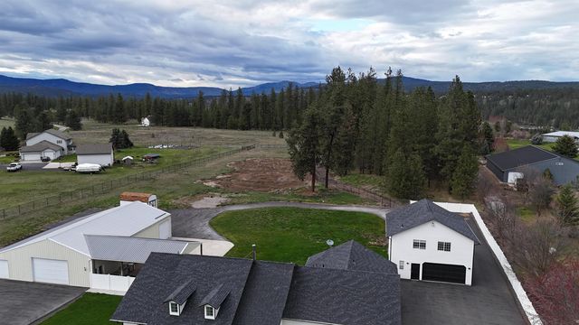 14420 W Charles Rd, Nine Mile Falls, WA 99026