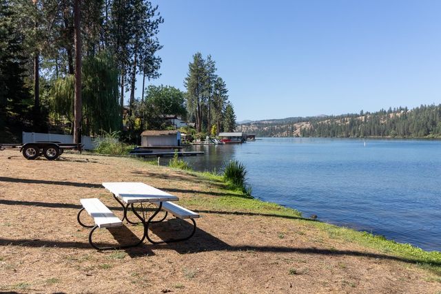14420 W Charles Rd, Nine Mile Falls, WA 99026