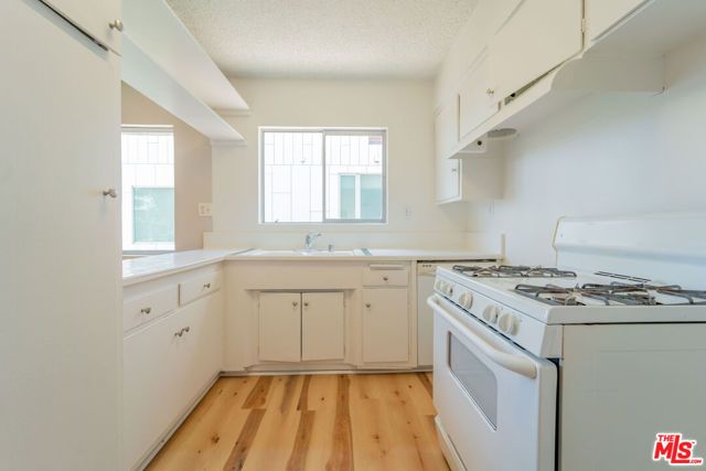 941 N San Vicente Boulevard 1, West Hollywood, CA 90069
