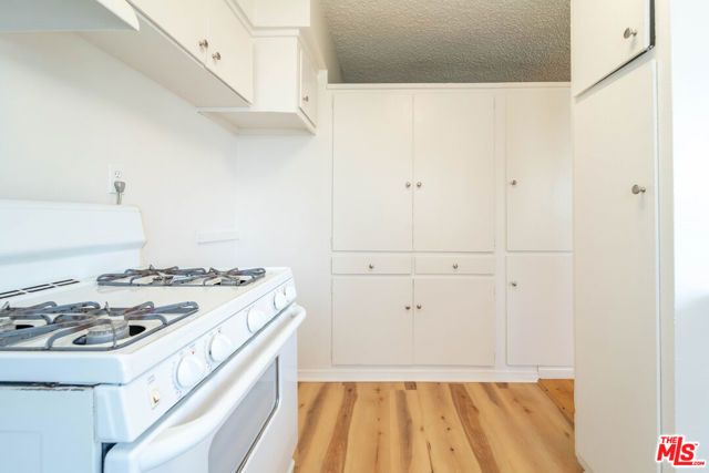 941 N San Vicente Boulevard 1, West Hollywood, CA 90069