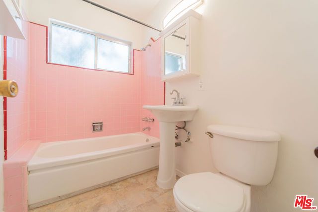 941 N San Vicente Boulevard 1, West Hollywood, CA 90069