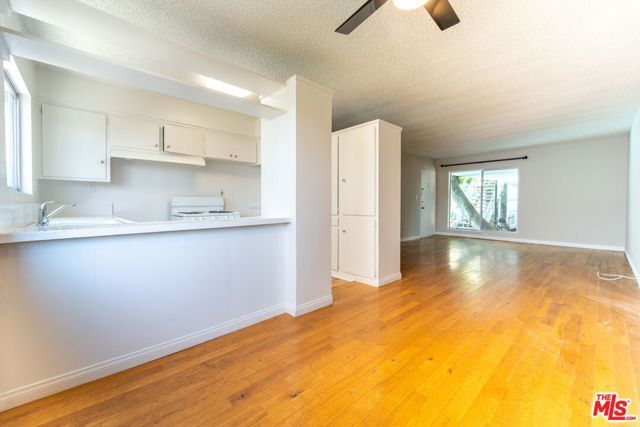 941 N San Vicente Boulevard 1, West Hollywood, CA 90069