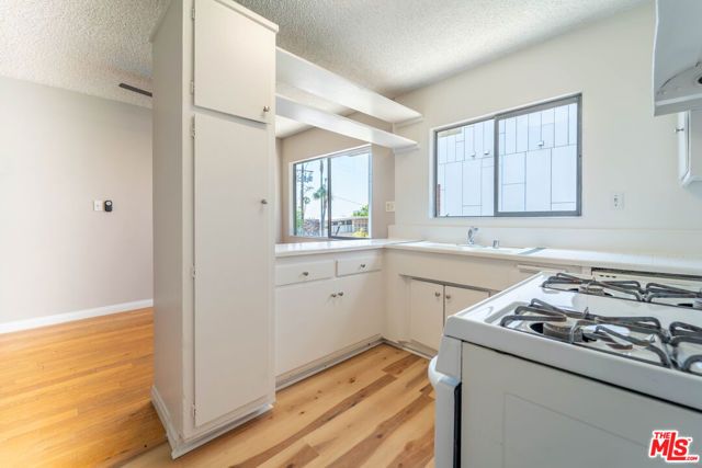 941 N San Vicente Boulevard 1, West Hollywood, CA 90069