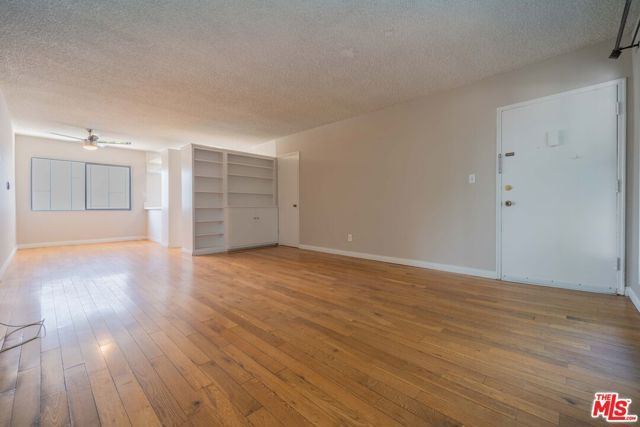 941 N San Vicente Boulevard 1, West Hollywood, CA 90069