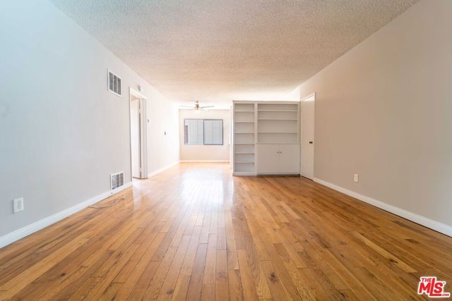941 N San Vicente Boulevard 1, West Hollywood, CA 90069