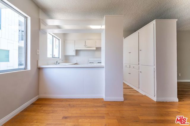 941 N San Vicente Boulevard 1, West Hollywood, CA 90069
