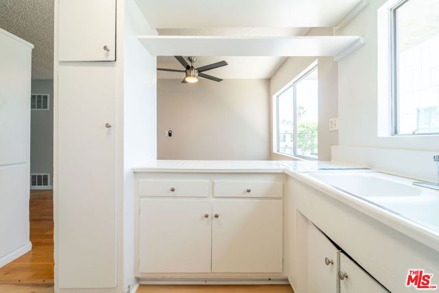 941 N San Vicente Boulevard 1, West Hollywood, CA 90069