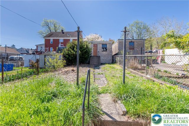1252 East 4th Street, Bethlehem City, PA 18015